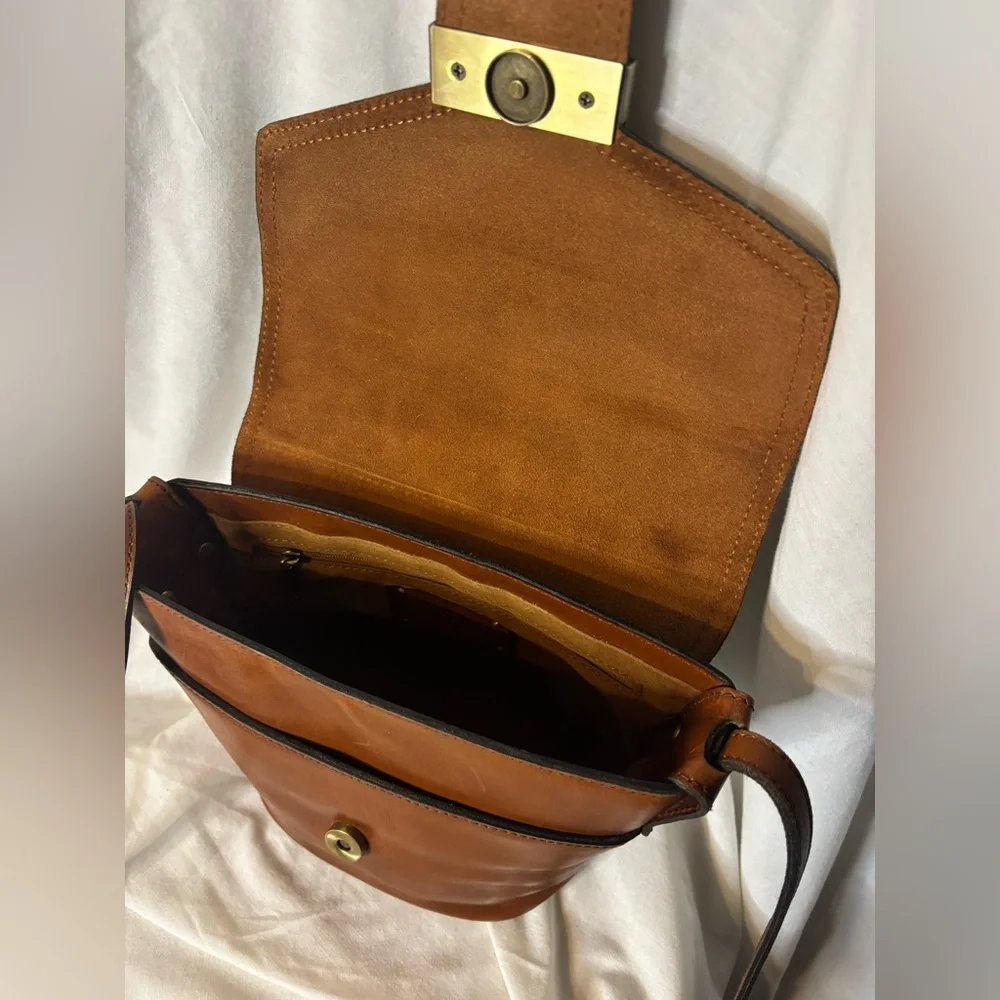 Patricia Nash Beautiful Tan Leather Crossbody Bag - Adjustable- Classic - Picture 10 of 13